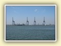 Dies ist der grosse Frachthafen, welcher in etwa einem Monat erffnet werden soll. Somit mssen denn die grossen Frachter nicht mehr ber Colombo...